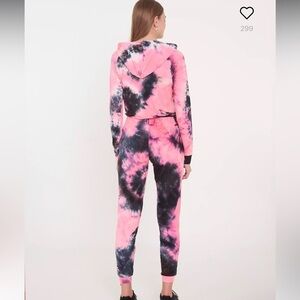 BETTER BE tie dye sweatset